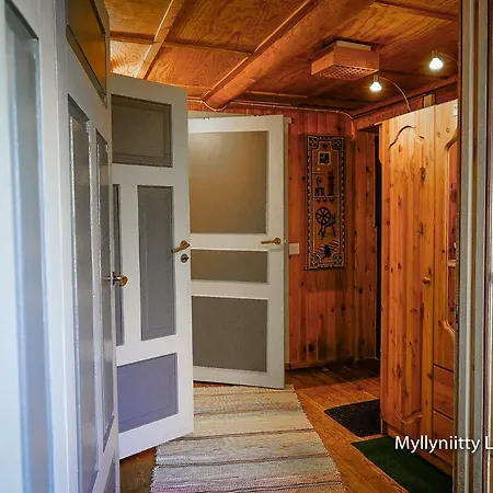 Myllyniitty Loghouse Villa Rovaniemi