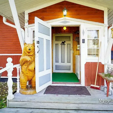 Myllyniitty Loghouse *