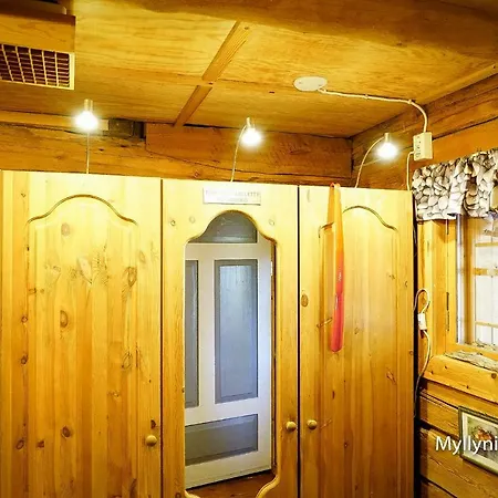 Villa Myllyniitty Loghouse Rovaniemi