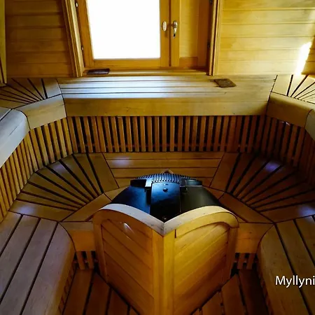 Myllyniitty Loghouse