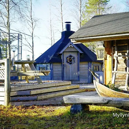 Villa Myllyniitty Loghouse *