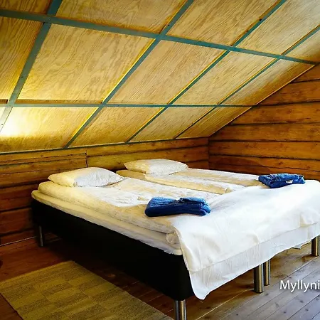Myllyniitty Loghouse